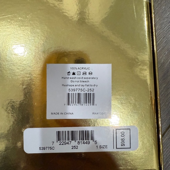 New ✨ Michael Kors Scarf & Hat Gift Set – Camel / Gold-Tone Accents ✨ - Picture 4 of 6